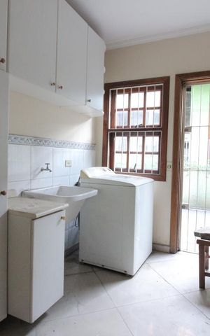 Casa à venda com 360m², 3 quartos e 4 vagasÁrea de Serviço