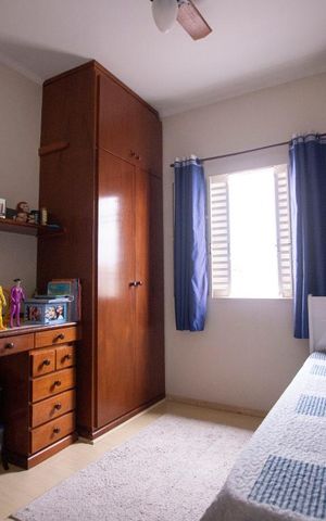 Casa à venda com 190m², 4 quartos e 3 vagasquarto 2
