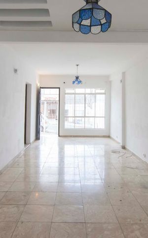 Casa à venda com 400m², 3 quartos e 4 vagasEntrada