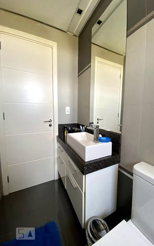 Apartamento à venda com 194m², 3 quartos e 4 vagasBanheiro 3 suíte