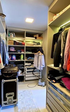 Apartamento à venda com 194m², 3 quartos e 4 vagasCloset Quarto 2