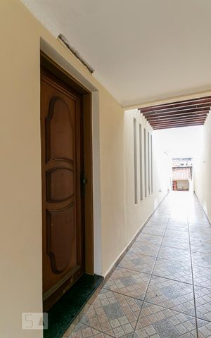 Casa à venda com 200m², 3 quartos e 5 vagasCorredor Externo