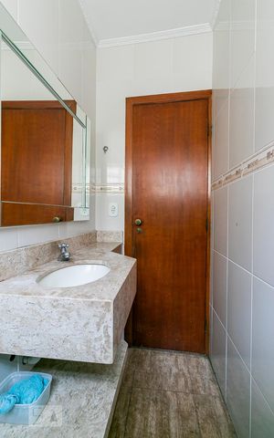 Casa à venda com 200m², 3 quartos e 5 vagasLavabo