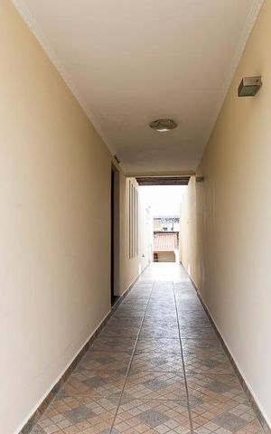 Casa à venda com 200m², 3 quartos e 5 vagasCorredor Externo