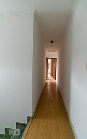Casa à venda com 200m², 3 quartos e 5 vagasCorredor