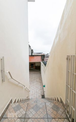 Casa à venda com 200m², 3 quartos e 5 vagasCorredor Externo