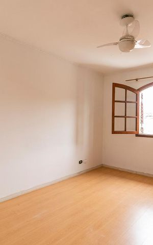 Casa à venda com 200m², 3 quartos e 5 vagasSuíte