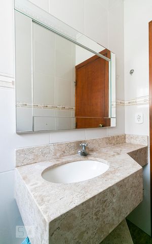 Casa à venda com 200m², 3 quartos e 5 vagasLavabo