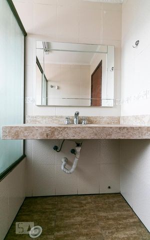 Casa à venda com 200m², 3 quartos e 5 vagasBanheiro da Suíte