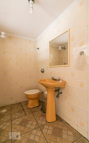 Casa à venda com 200m², 3 quartos e 5 vagasBanheiro de Serviço