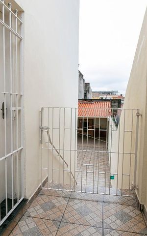 Casa à venda com 200m², 3 quartos e 5 vagasCorredor Externo