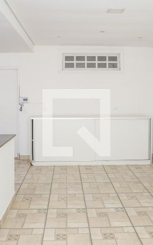 Casa à venda com 390m², 3 quartos e 3 vagas Casa à venda com 390m², 3 quartos e 3 vagasPiscina e Churrasqueira