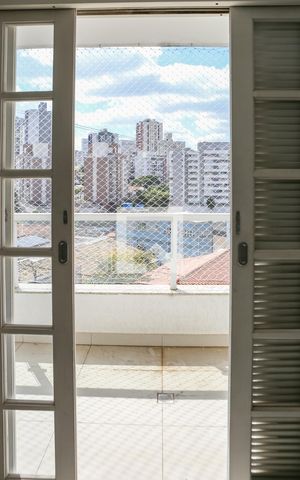 Casa à venda com 390m², 3 quartos e 3 vagas Casa à venda com 390m², 3 quartos e 3 vagasVista da Sala