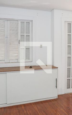 Casa à venda com 390m², 3 quartos e 3 vagas Casa à venda com 390m², 3 quartos e 3 vagasSuíte 2