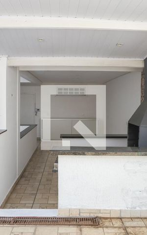 Casa à venda com 390m², 3 quartos e 3 vagas Casa à venda com 390m², 3 quartos e 3 vagasPiscina e Churrasqueira