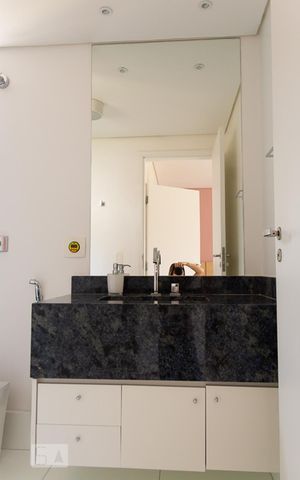 Casa de condomínio para alugar com 160m², 2 quartos e 1 vagaBanheiro da Suíte 2