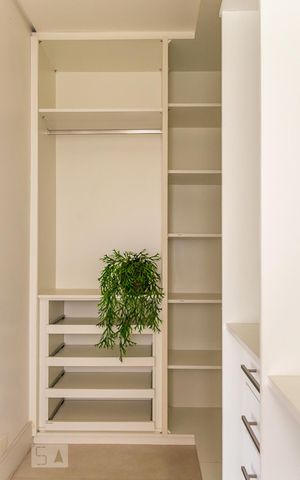 Casa de condomínio para alugar com 160m², 2 quartos e 1 vagaCloset