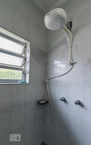 Casa para alugar com 250m², 4 quartos e 2 vagasChuveiro