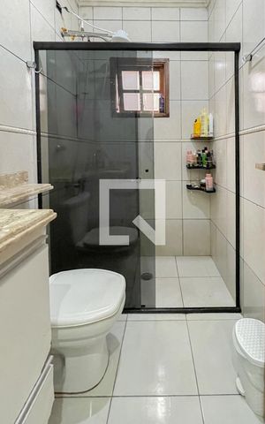 Casa à venda com 135m², 3 quartos e 2 vagas Casa à venda com 135m², 3 quartos e 2 vagasBanheiro Social
