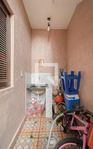 Casa à venda com 135m², 3 quartos e 2 vagas Casa à venda com 135m², 3 quartos e 2 vagasÁrea de Serviço