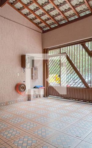 Casa à venda com 135m², 3 quartos e 2 vagas Casa à venda com 135m², 3 quartos e 2 vagasGaragem