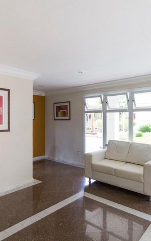 Apartamento à venda com 90m², 3 quartos e 2 vagasHall social