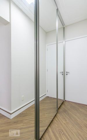 Apartamento à venda com 118m², 3 quartos e 2 vagas Apartamento à venda com 118m², 3 quartos e 2 vagasCloset da Suite