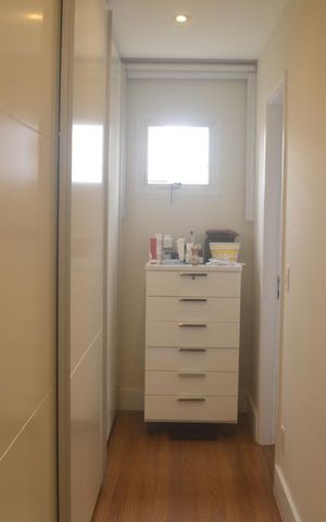 Apartamento à venda com 211m², 3 quartos e 3 vagasCorretor