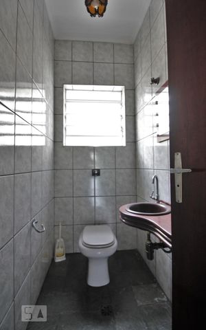 Casa para alugar com 121m², 3 quartos e 2 vagasLavabo