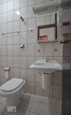 Casa para alugar com 121m², 3 quartos e 2 vagasBanheiro