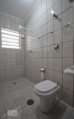 Casa para alugar com 121m², 3 quartos e 2 vagasBanheiro