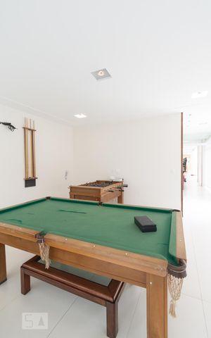 Apartamento à venda com 195m², 4 quartos e 4 vagas Apartamento à venda com 195m², 4 quartos e 4 vagasSalão de Jogos