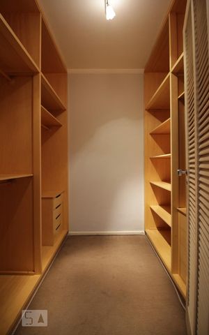 Apartamento à venda com 435m², 4 quartos e 3 vagasCloset