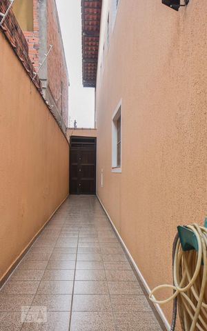Casa à venda com 125m², 3 quartos e 2 vagasCorredor 