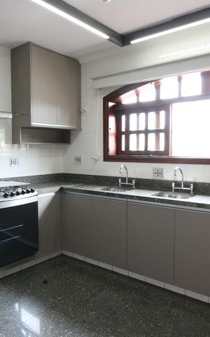 Casa à venda com 485m², 4 quartos e 7 vagascozinha
