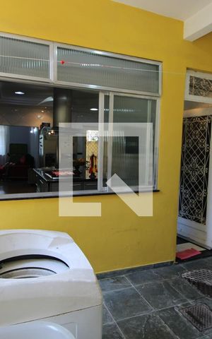 Casa de condomínio à venda com 240m², 3 quartos e 1 vagaÁrea de Serviço