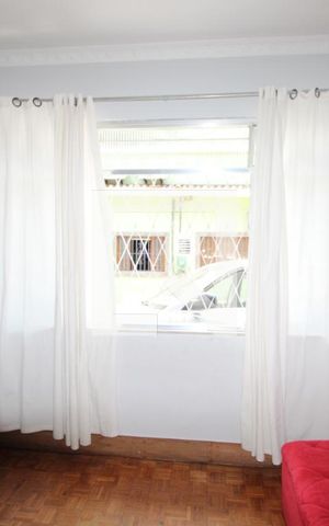 Casa de condomínio à venda com 240m², 3 quartos e 1 vagaSala