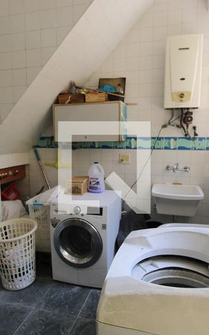 Casa de condomínio à venda com 240m², 3 quartos e 1 vagaÁrea de Serviço