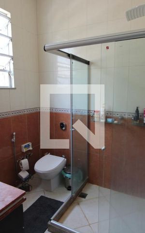 Casa de condomínio à venda com 240m², 3 quartos e 1 vagaBanheiro da Suíte
