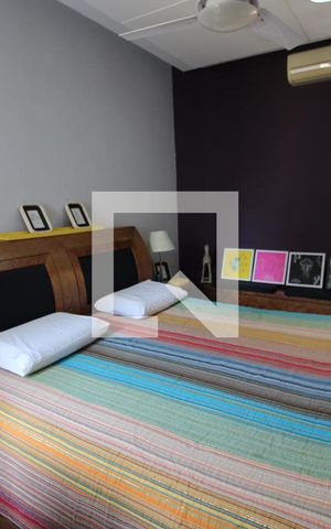 Casa de condomínio à venda com 240m², 3 quartos e 1 vagaQuarto1