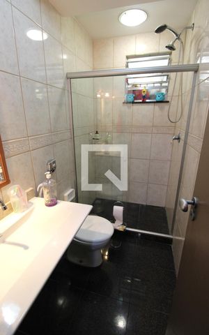 Casa de condomínio à venda com 240m², 3 quartos e 1 vagaBanheiro Social