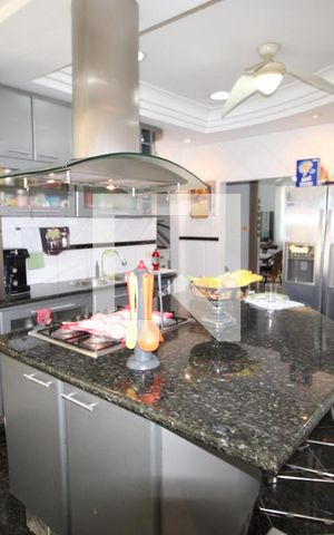 Casa de condomínio à venda com 240m², 3 quartos e 1 vagaCozinha