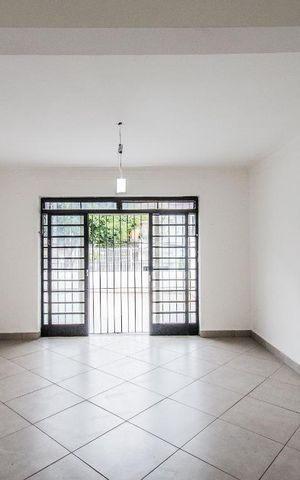 Casa à venda com 220m², 5 quartos e 1 vagaSala