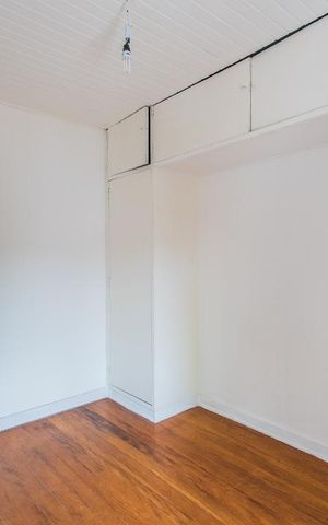 Casa à venda com 220m², 5 quartos e 1 vagaQuarto 1