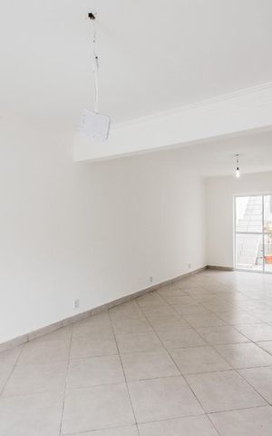 Casa à venda com 220m², 5 quartos e 1 vagaSala