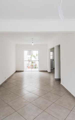 Casa à venda com 220m², 5 quartos e 1 vagaSala