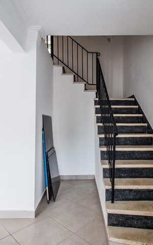 Casa à venda com 220m², 5 quartos e 1 vagaSala