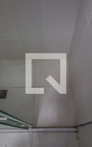 Apartamento à venda com 76m², 2 quartos e 2 vagasDetalhe banheiro