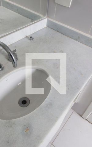 Apartamento à venda com 76m², 2 quartos e 2 vagasDetalhe do Banheiro da Suite