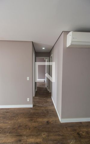 Apartamento à venda com 76m², 2 quartos e 2 vagasCorredor